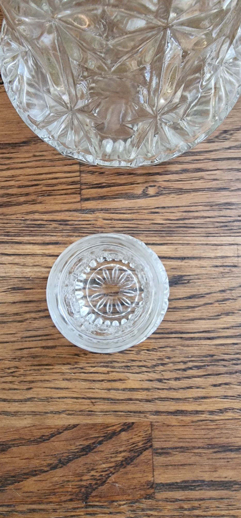 Kryształowa karafka z 4 kieliszkami PRL
