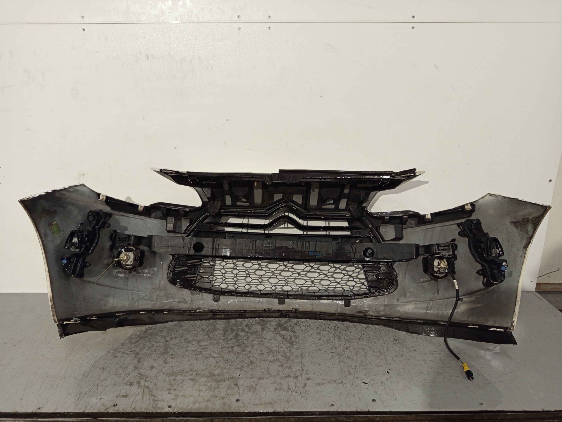 @ ZDERZAK PRZÓD PRZEDNI CITROEN DS3 EWP EWPA BIAŁY ŚWIATŁA DZIENNE DRL LED HALOGENY