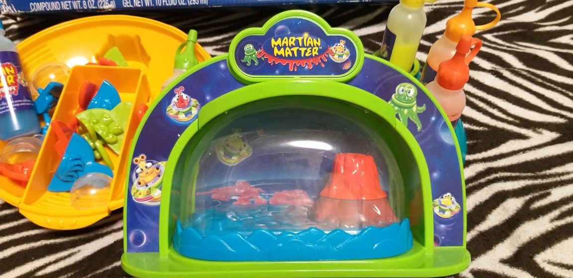 Набор для лепки Hasbro с подстветкой Martian Matter Alien