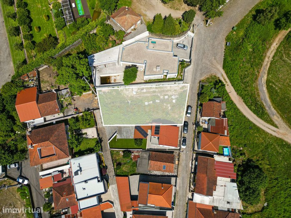 Terreno Urbano para moradia Térrea