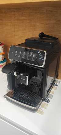 Máquina Café Automática PHILIPS EP3241/50