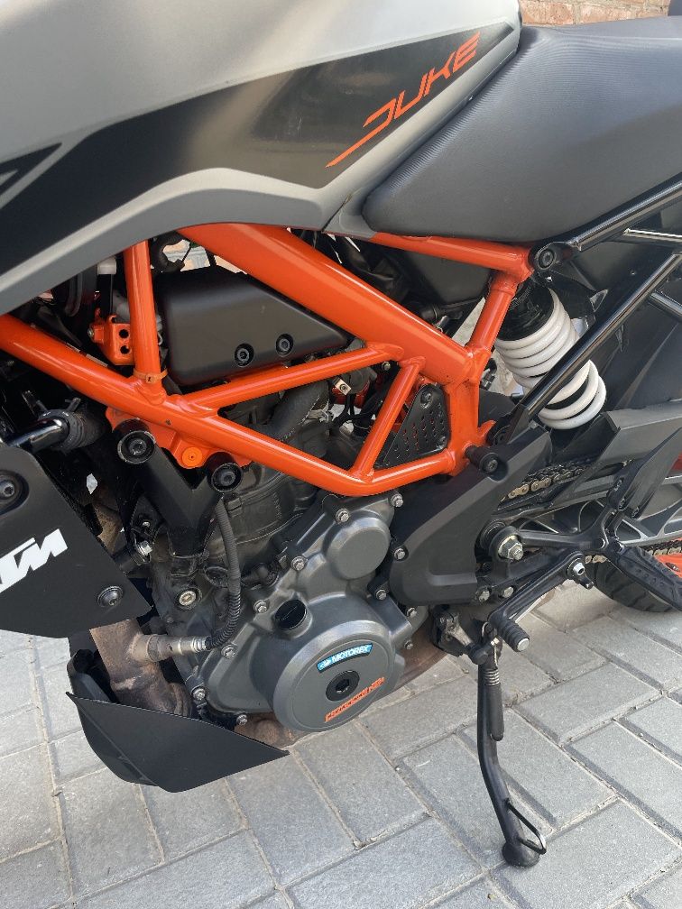 KTM Duke 390  2021