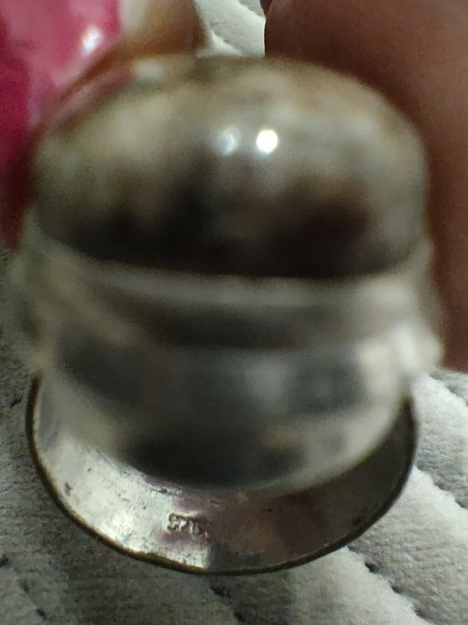 Duży srebrny pierścionek z kamieniem