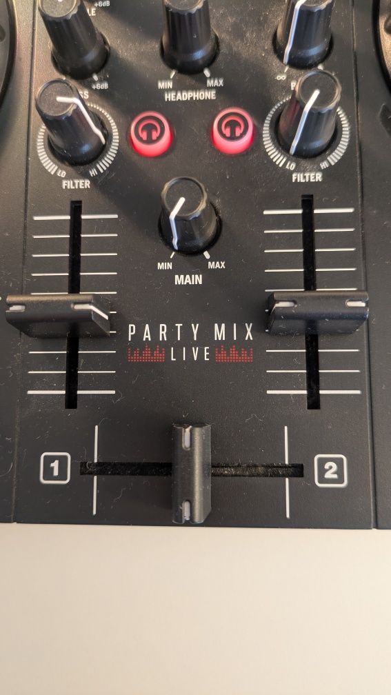Numark Party Mix Live DJ controller