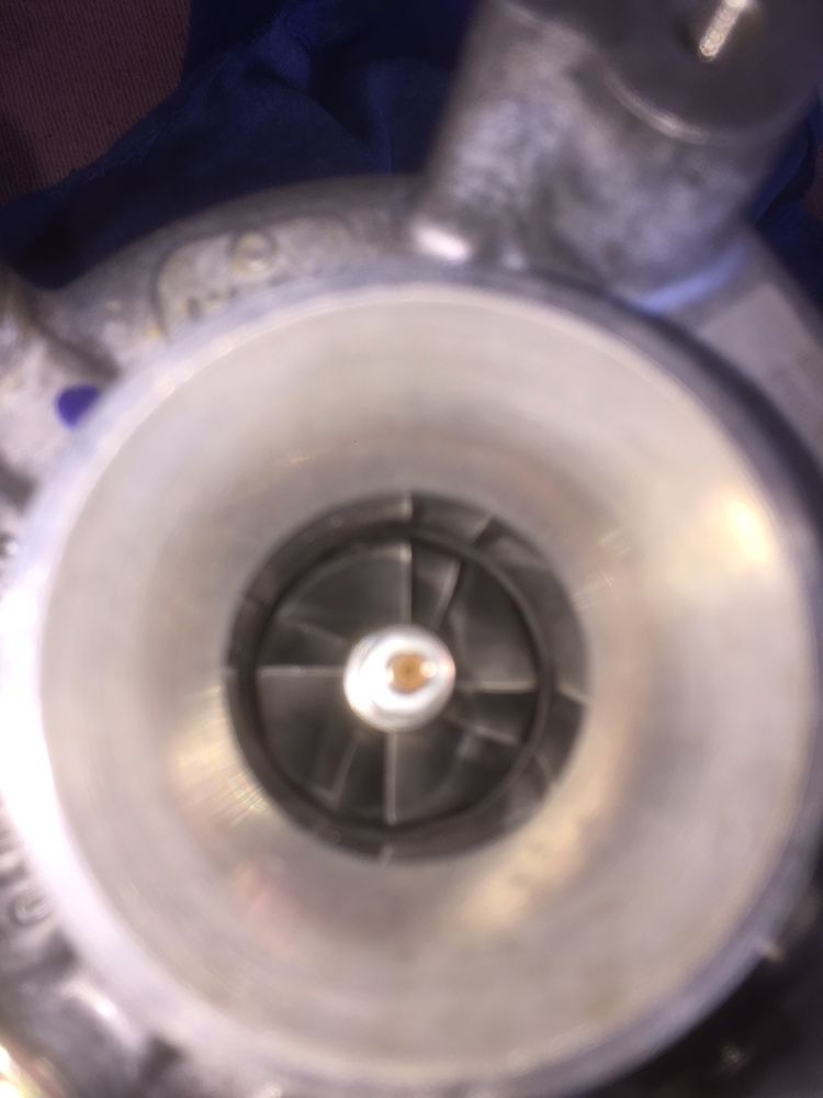 Vendo turbo 1.6HDI avariado para quem queira arranjar ou para peças!