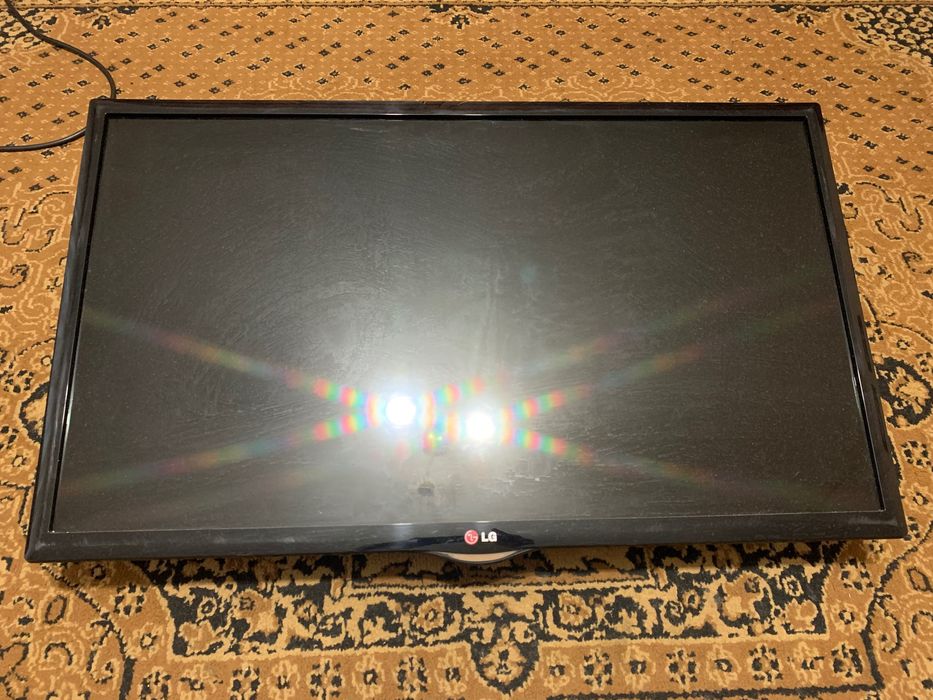 Телевізор LG 32LN570V