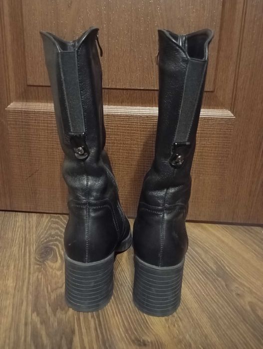 Продам демісезонні сапоги