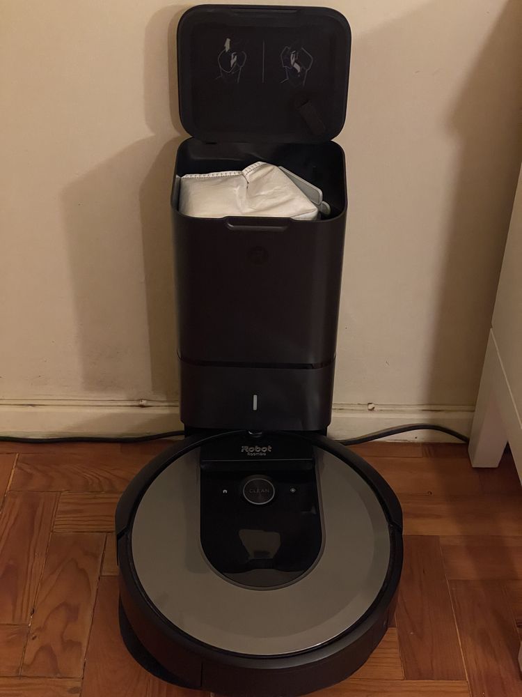 OPORTUNIDADE Aspirador Roomba i7 com depósito