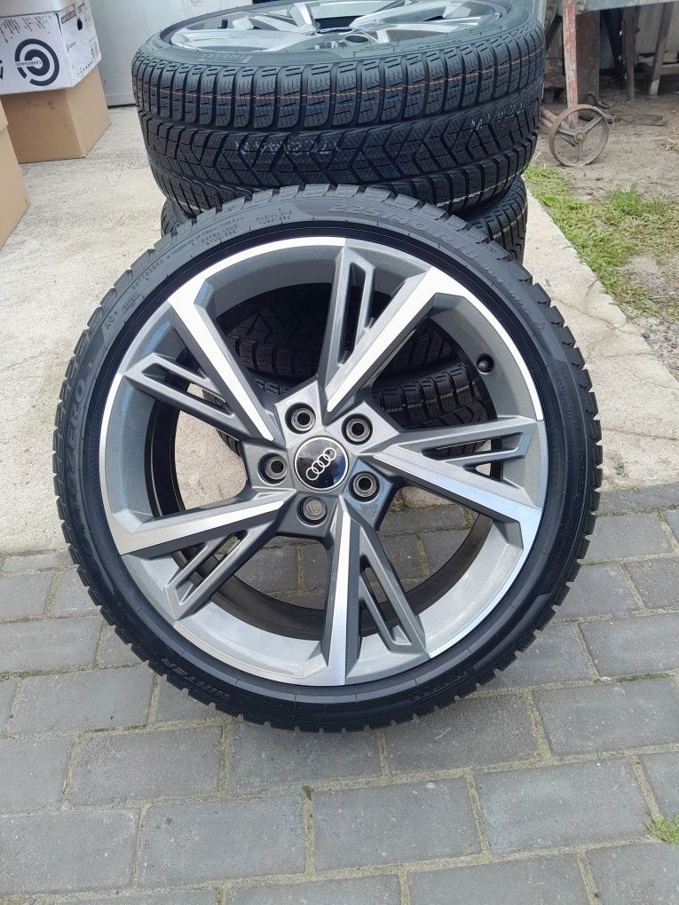 Jak nowe oryginalne 18 calowe koła zimowe audi a3 8Y Pirelli