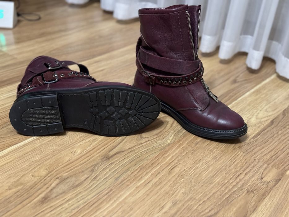 Зимове взуття жіноче шкіряне 39 розмір