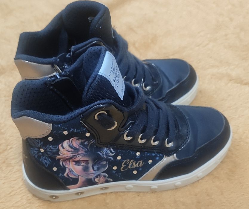 Черевички Geox 19 см. Світяться Ельза Холодне сердце