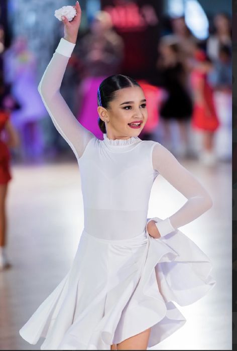 Продам платье с двумя юбками фирми FD