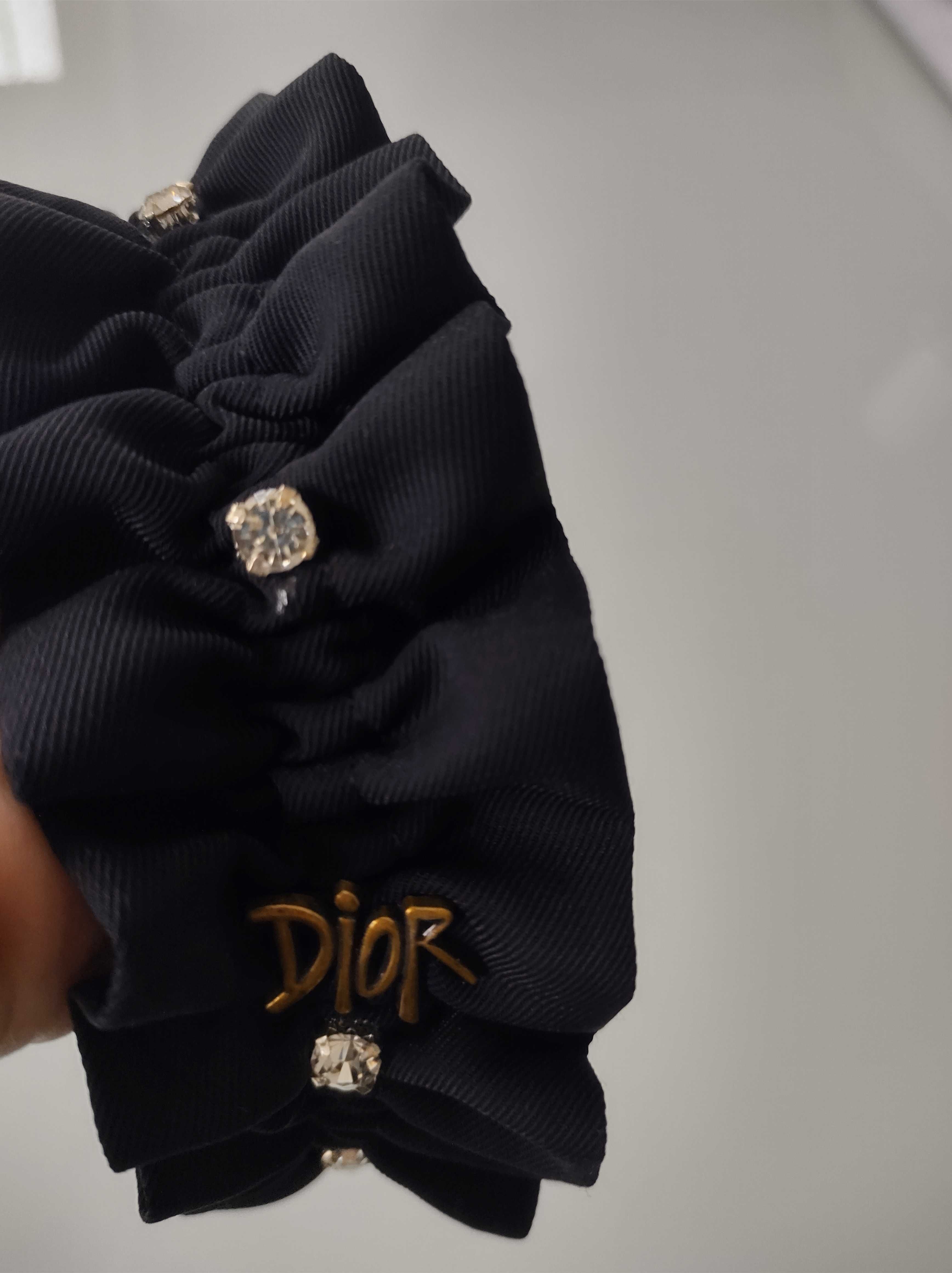 Modna opaska do włosów Dior