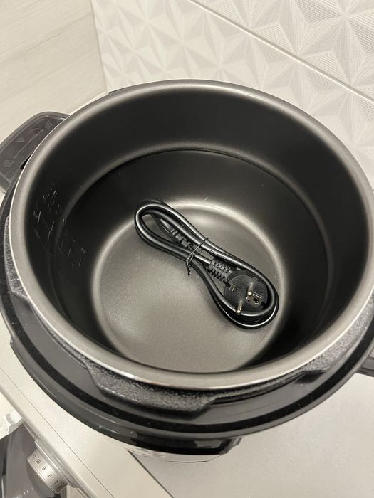 Продам новую скороварку мультиварку prime ppc110