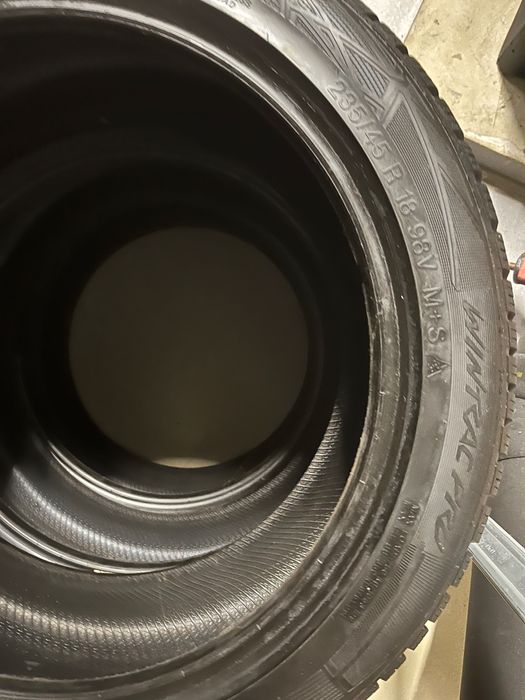 4x Opony zimowe 235/45R18 98V Vredestein Wintrack Pro