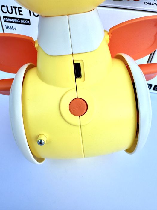 Інтерактивна іграшка-качка з USB, рухається, світиться, музика