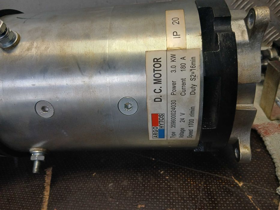 Silnik dc 24v 3kw, zbiornik oleju