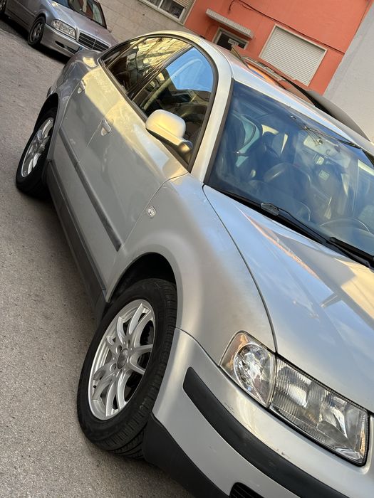Passat  junta com passagem megociavel troco por mota ou carrinha