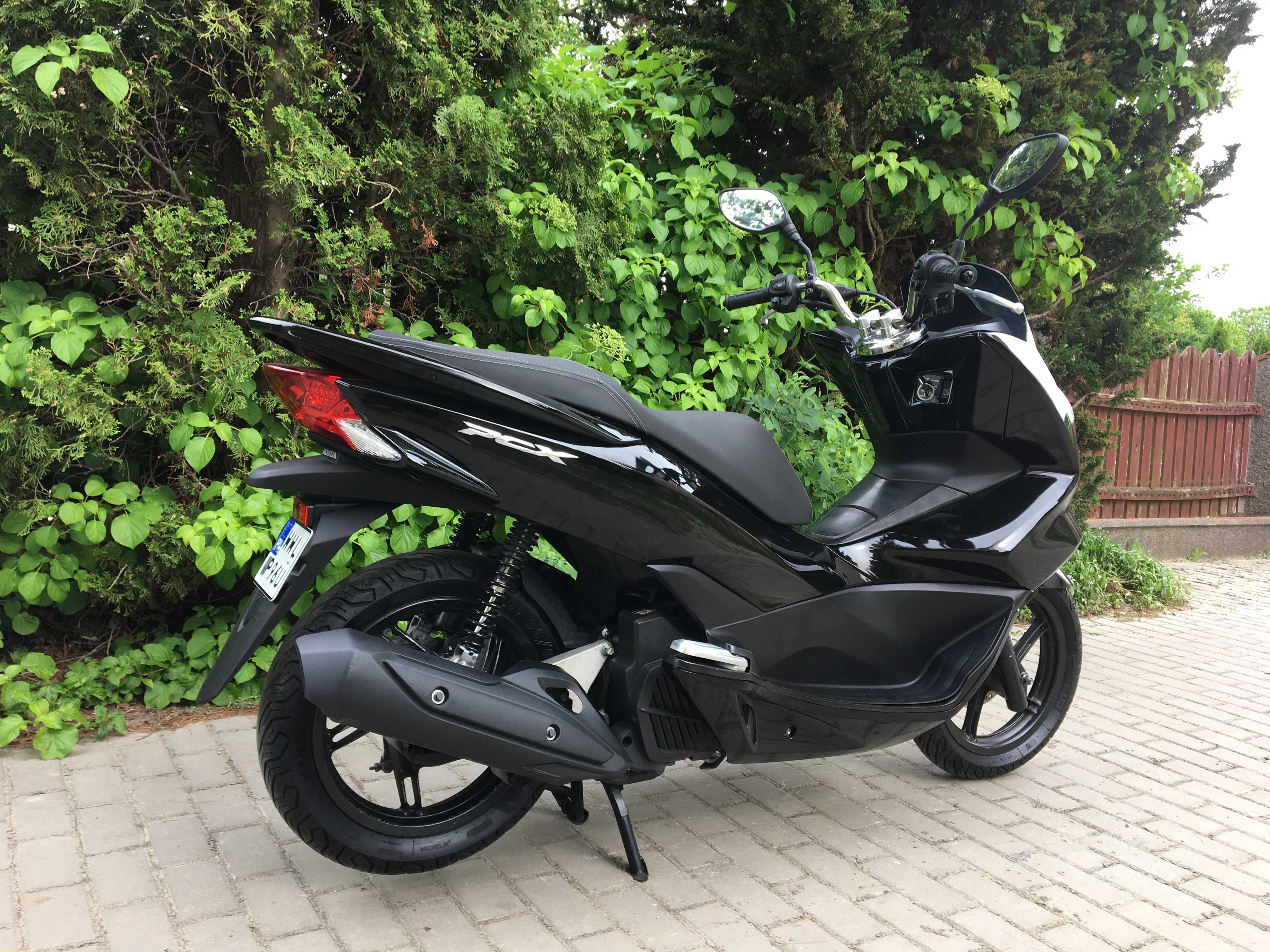 Rezerwacja Honda PCX 125/50 2016r Nowoczesny skuter Zarejestrowany