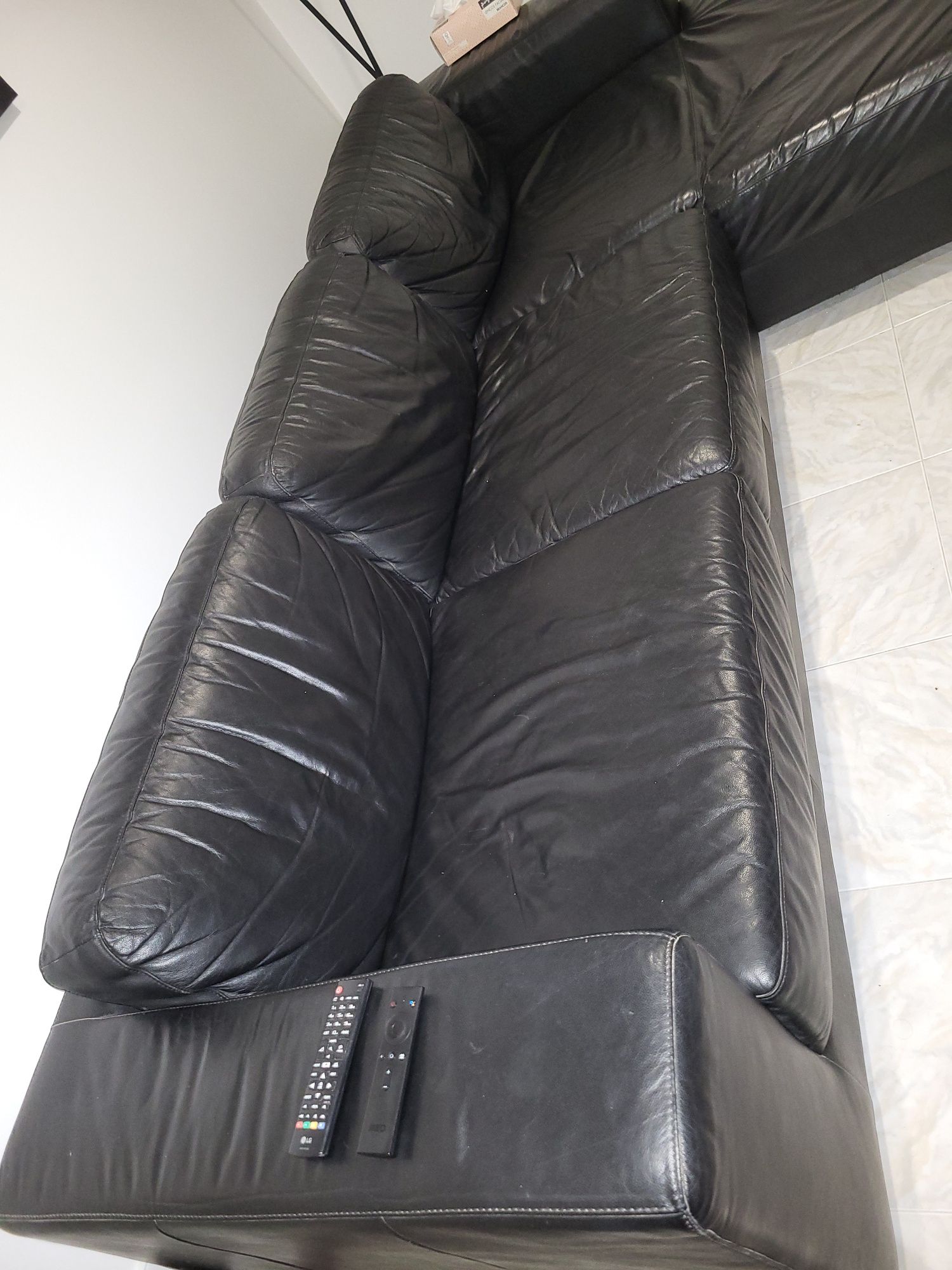 Sofa em pele grande