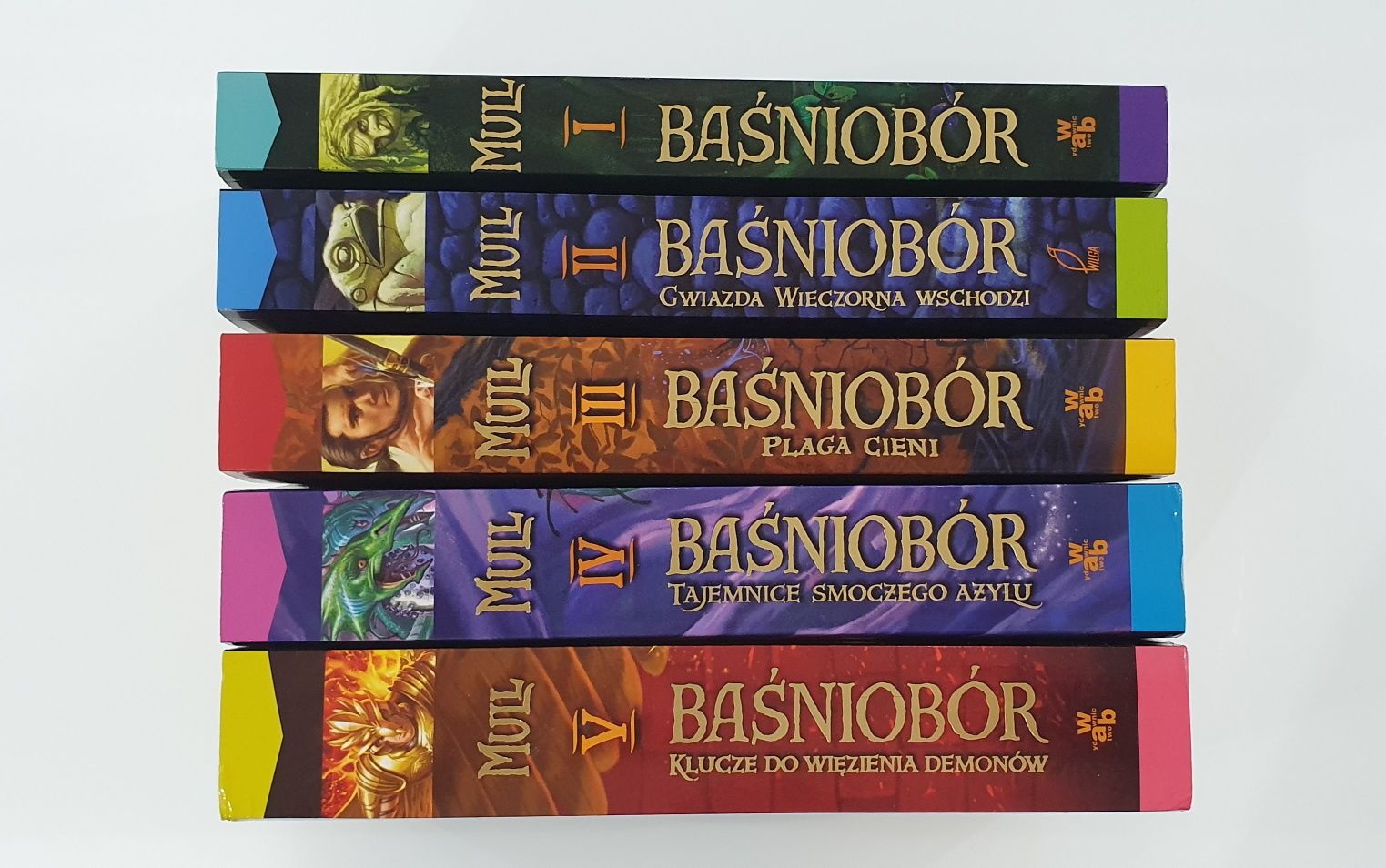 Baśniobór  Brandon Mull 5 części + Smocza Straż  Baśniobór