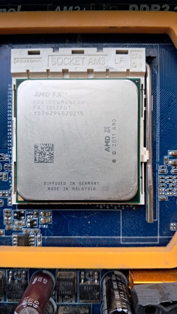 AM3+ ASRock n68-vs3fx,AMD fx-6100,ddr3 1800 16gb Kingston ,набор