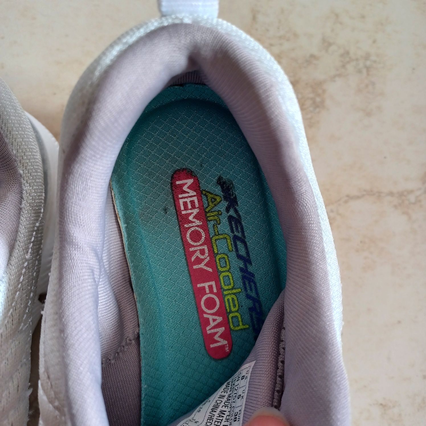 Buty firmy Skechers memory foam ultralekkie super jakość 38/ salon 379