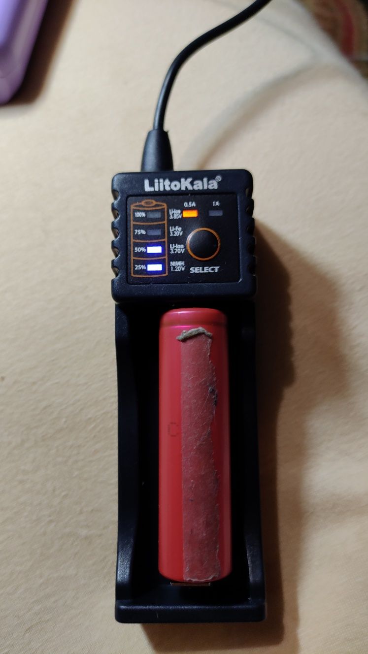 Зарядний пристрій Liitokala Lii-100b Зарядное устройство зарядка 18650