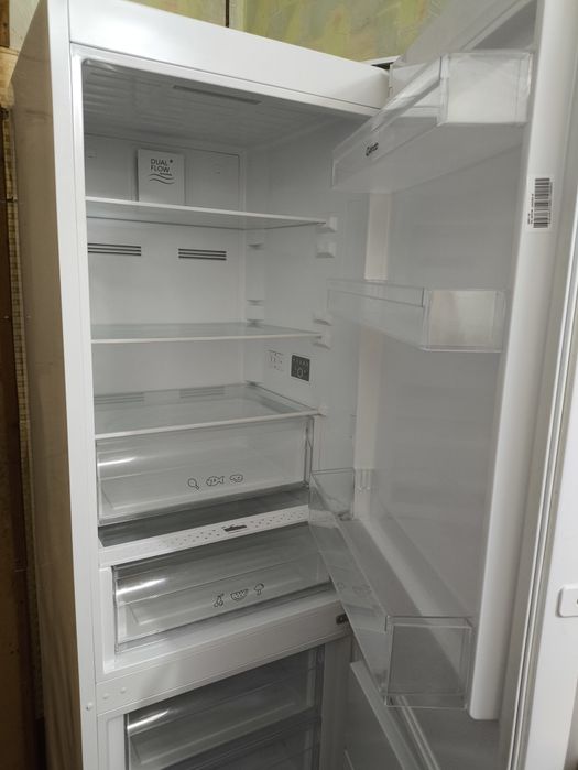 Продам холодильник (нужен ремонт)