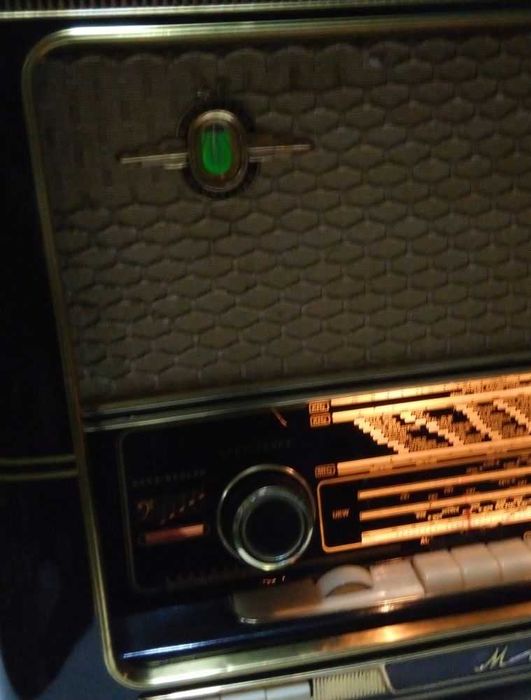 Radio antigo Graetz musica 4R/417