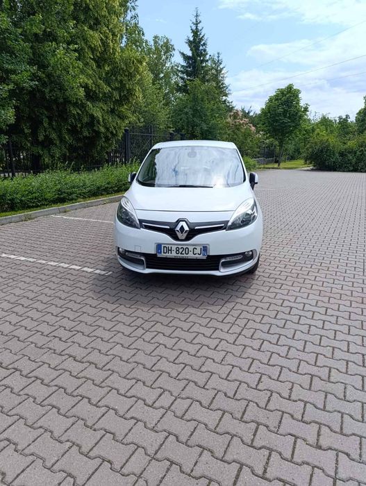 Автомобиль      Renault Megan scenic 2014