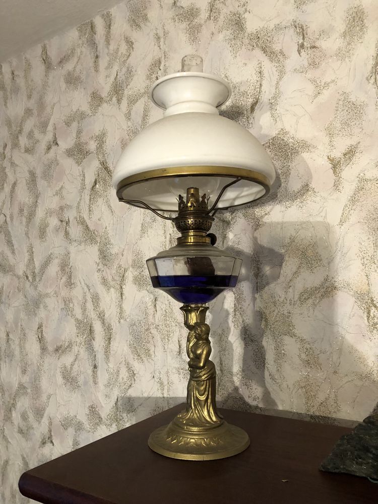 Lampa naftowa z białym kloszem, mosiężna dwie sztuki, można oddzielnie
