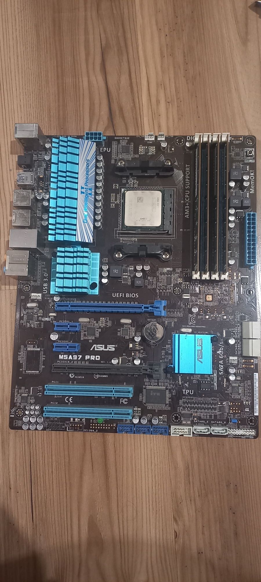 ASUS M5A97 PRO + проц. AMD FX