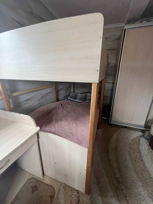 Двухповерхове ліжко в ідеальному стані