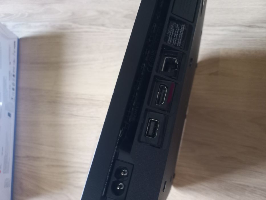 PlayStation 4 Slim 500GB майже нова