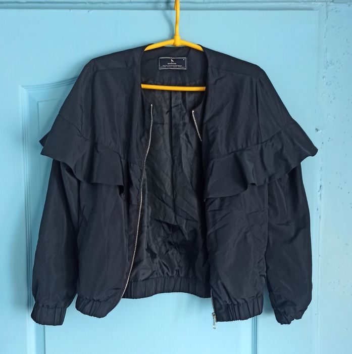 Granatowa kurtka damska bomberka przeciwdeszczowa