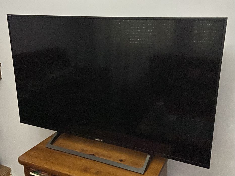 Televisão Sony KD - 49XE8096