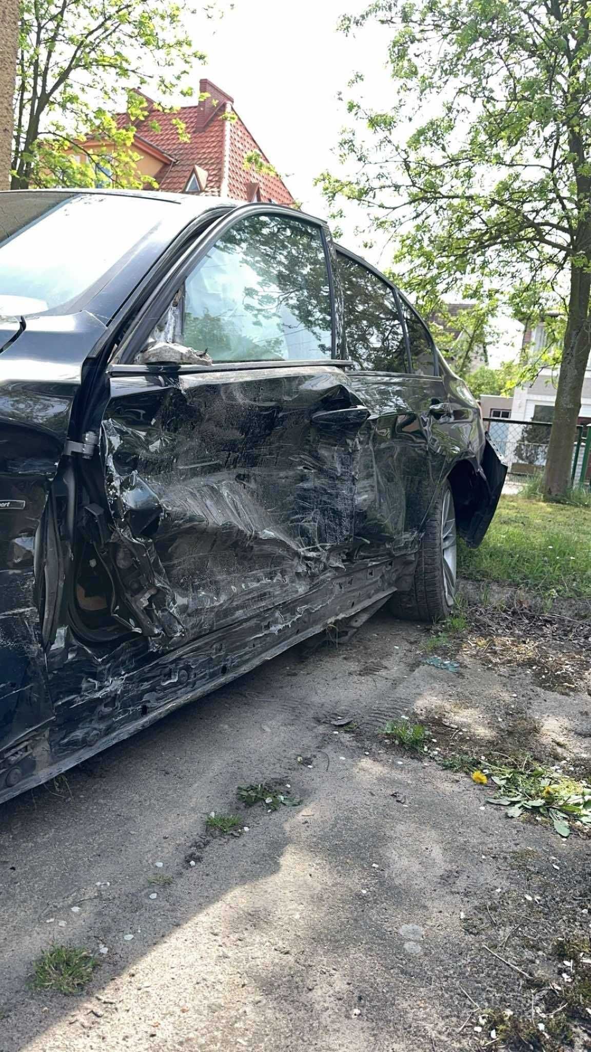 BMW F30, 2012 2.0d Uszkodzone!