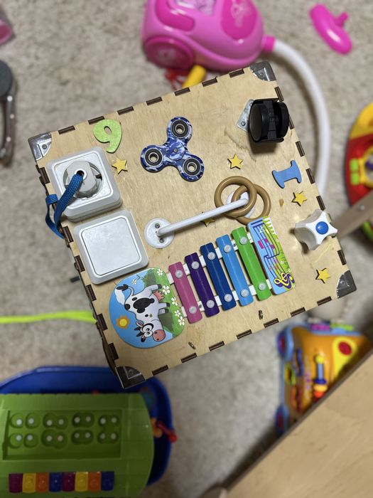 Бізікуб 30*30 видра fisher price лот іграшок бізіборд бизикуб