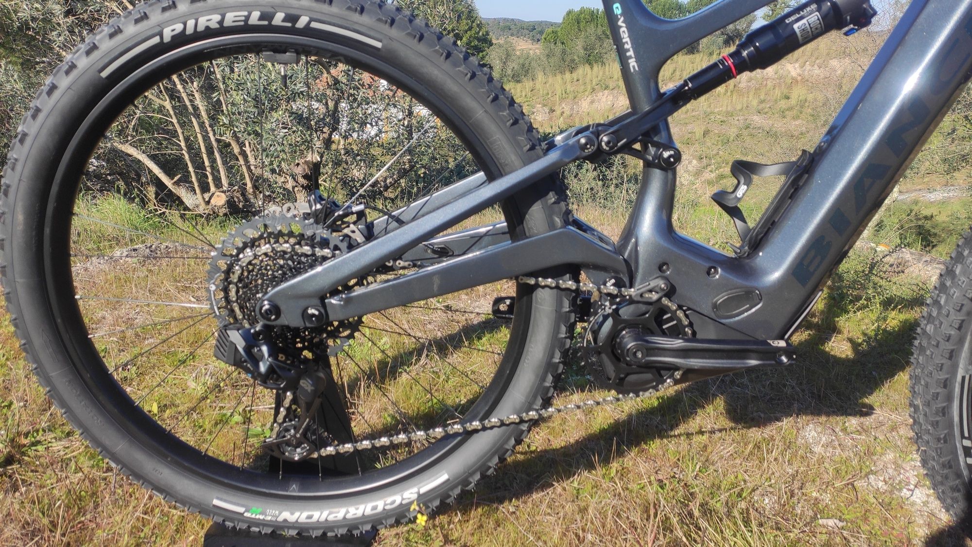 Bicicleta Eléctrica Bianchi E-Vertic FX Pro Carbono Sram AXS