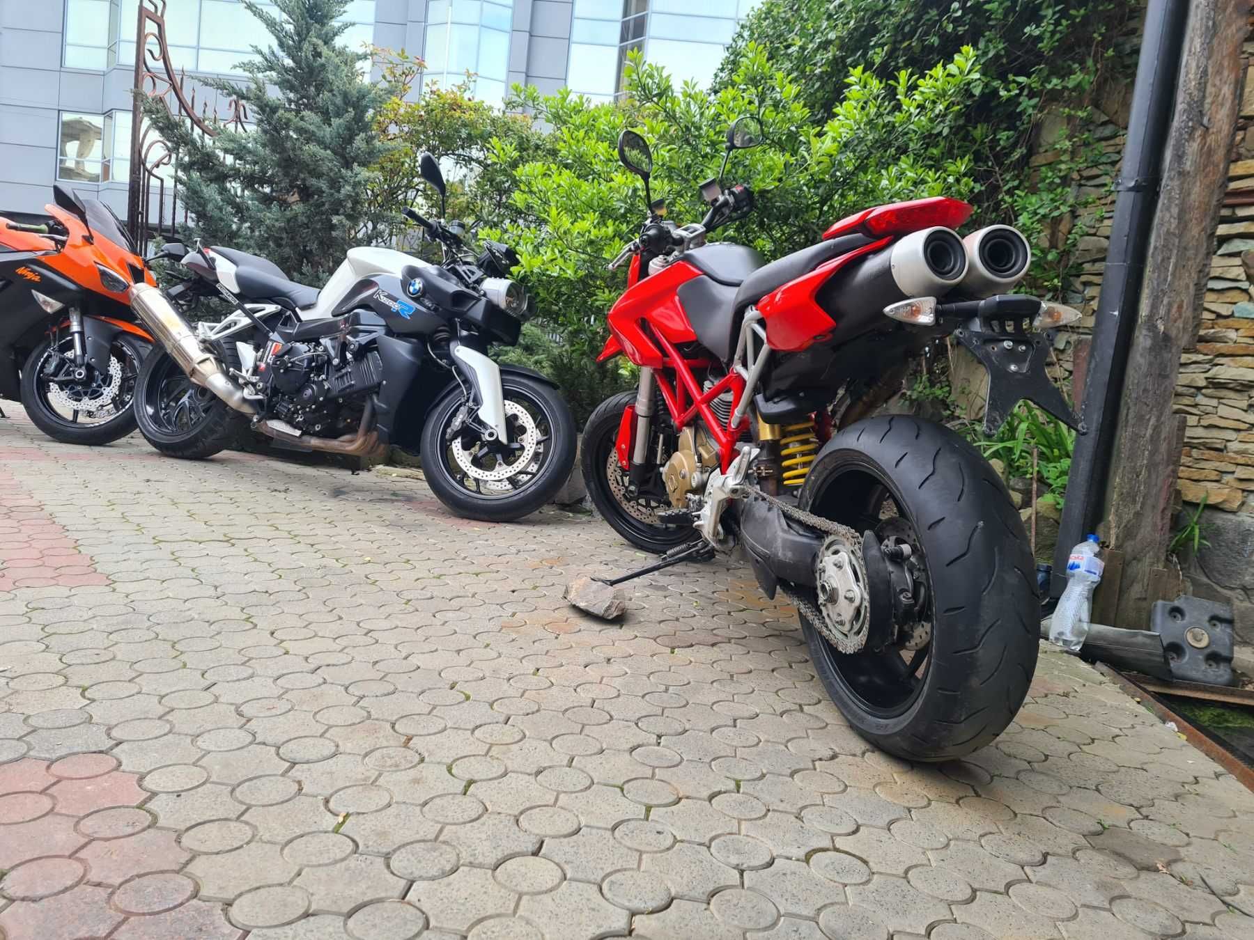 Ducati hypermotard 1100