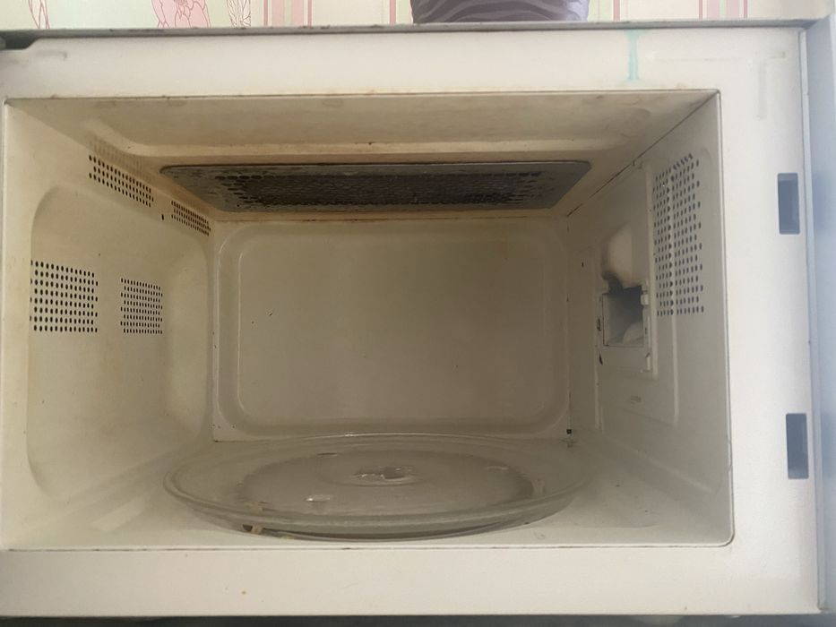 Микроволновка Liberton