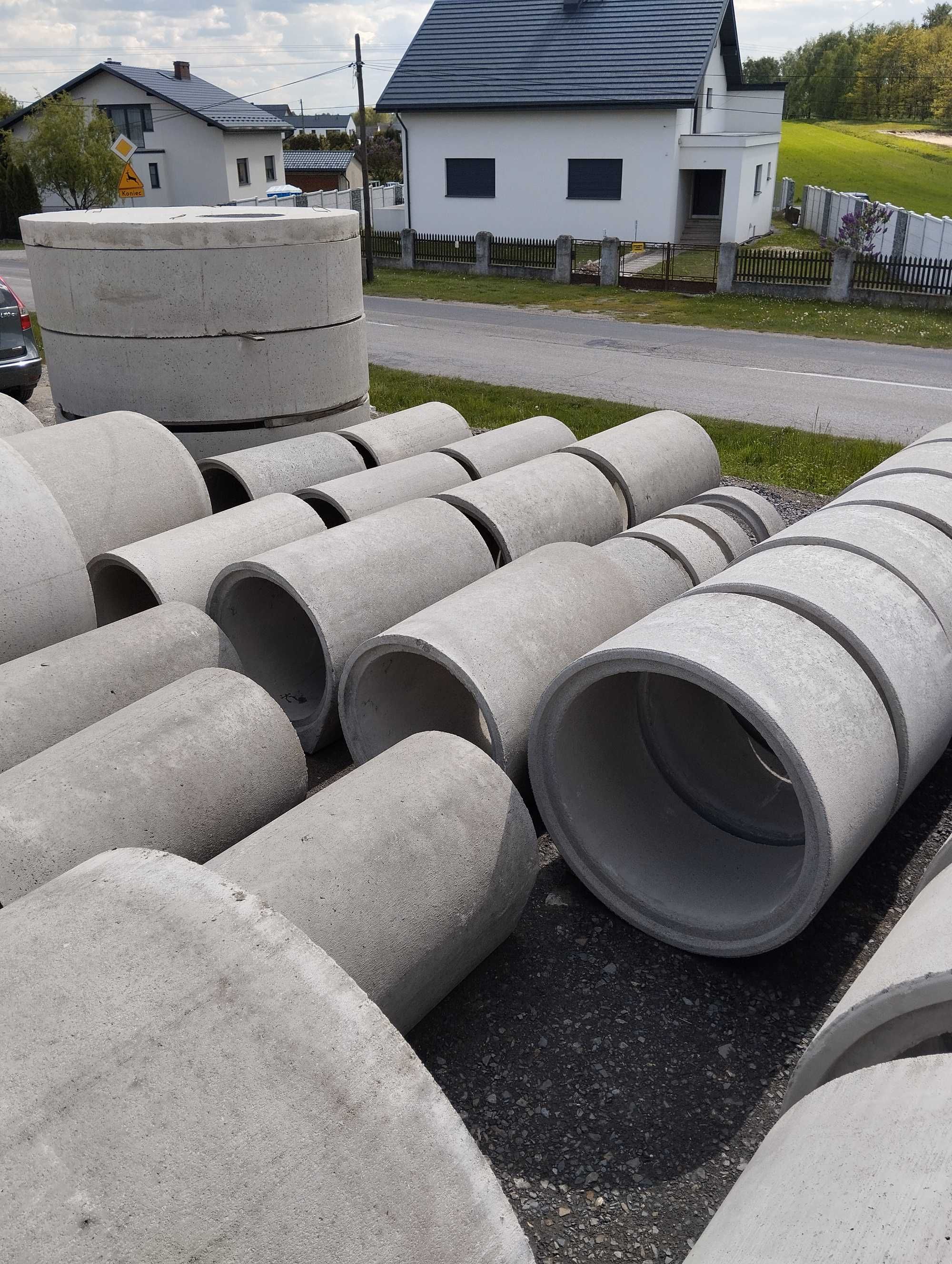 Pokrywa Betonowa na studnie rury rura właz studnia kręgi krąg betonowy