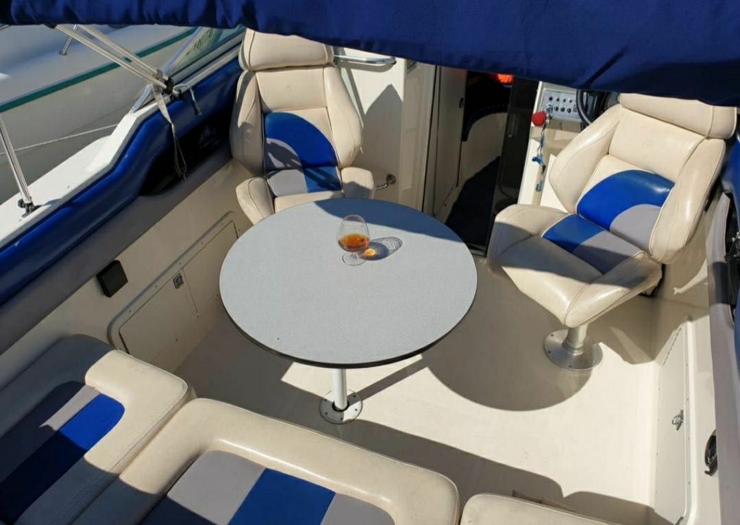 Barco cabinado 7,10m