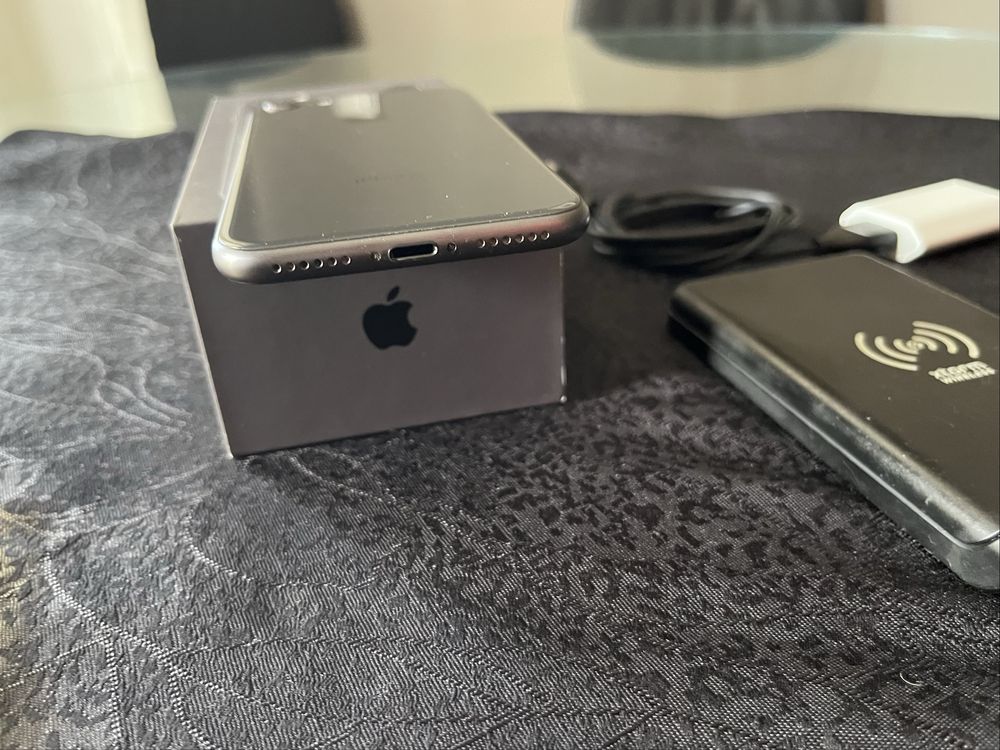 Iphone 8 64 gb.