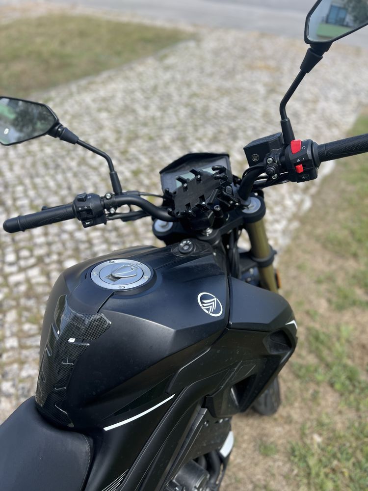 Moto Keeway RKF ano 2024