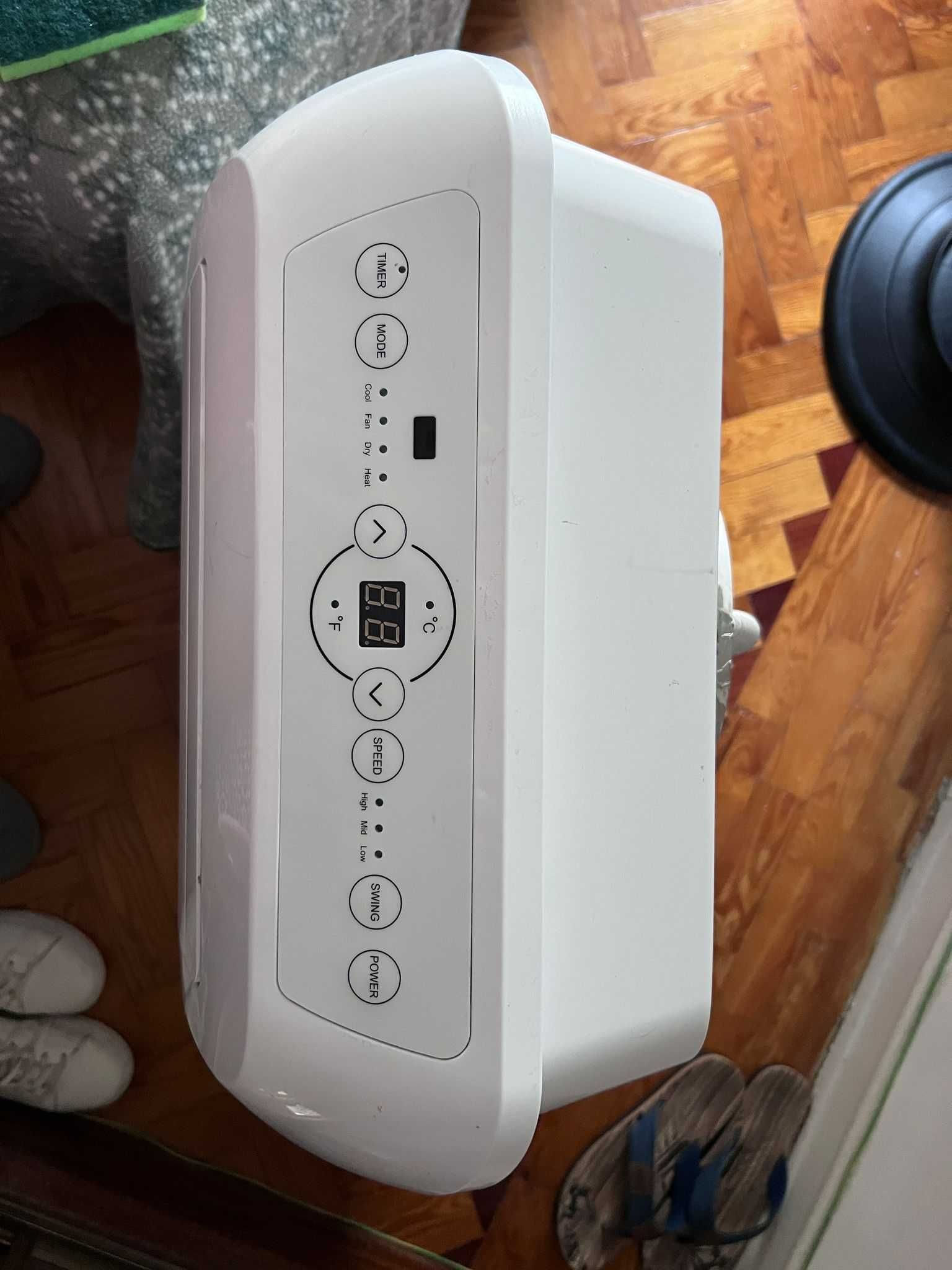 Ar Condicionado Portátil HAIER AM12AA1GAA (24 m² - 12000 BTU - Branco)