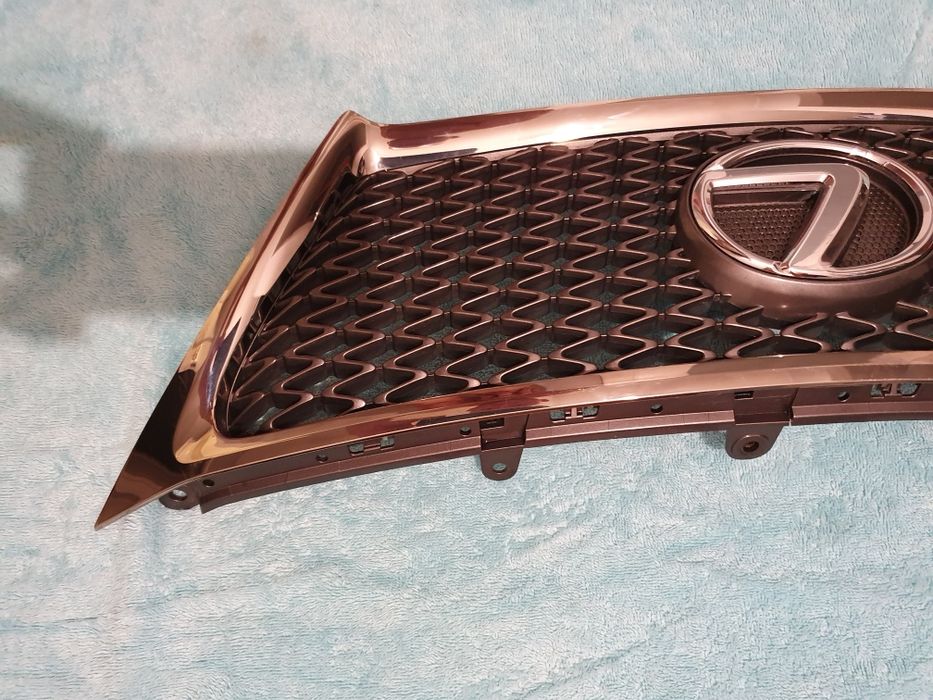 Lexus IS250 IS350 IS200d isF grill atrapa F SPORT ostatni lift 2011-
