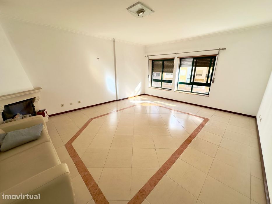 Apartamento t2 em Massamá Norte Arrendamento