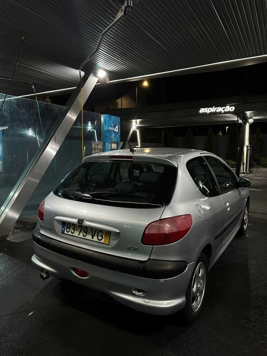 Peugeot 206 Silvercrest 1.4 Gasolina (2003)